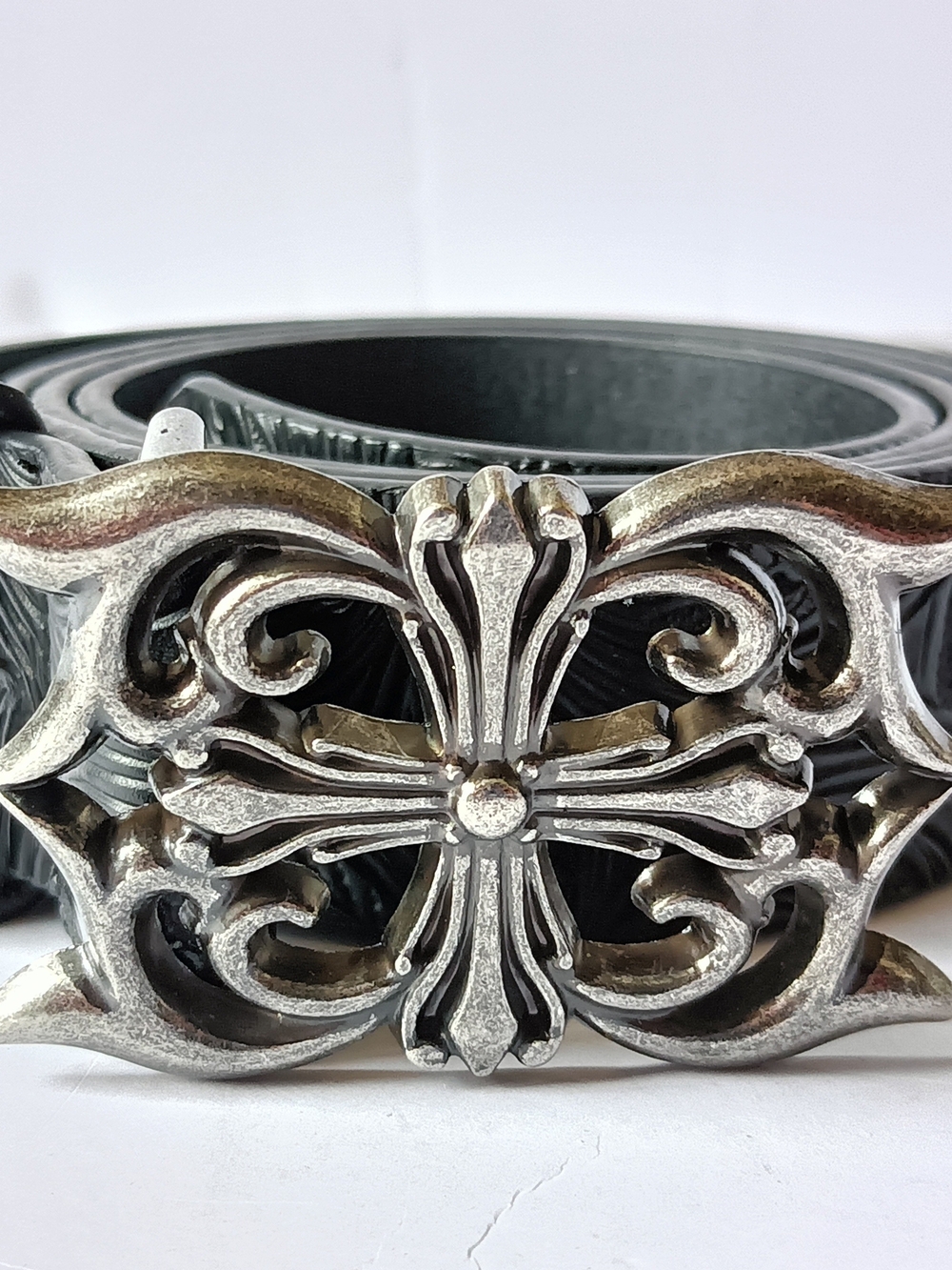 Gothic Silver Buckle Black Faux Leather Textured Belt Adjustable 47 Inches - Picture 3 of 6